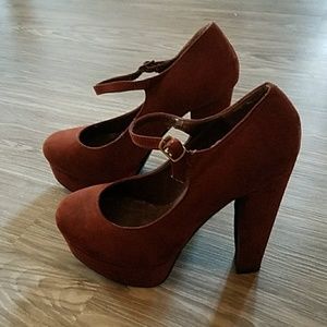 👠Burgundy suede Forever 21 thick heels👠